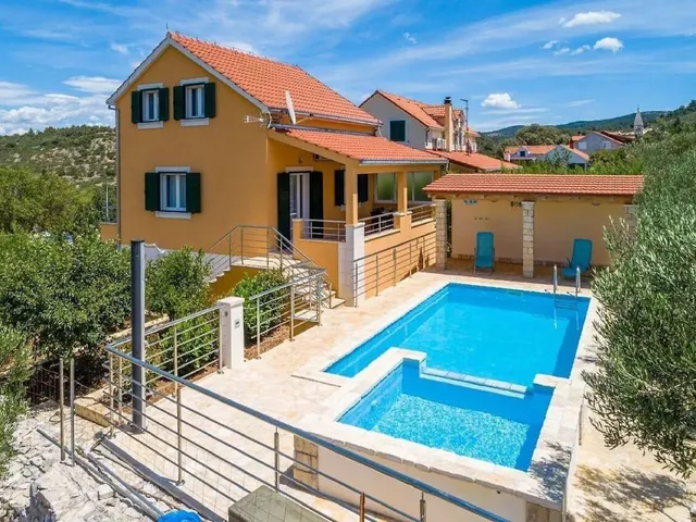 Villa Jelena with pool on the island of Brač