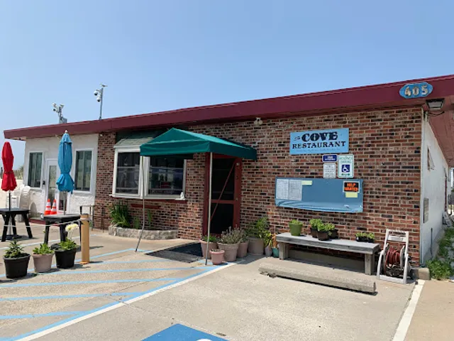 The Cove Restaurant & Seaside Deck