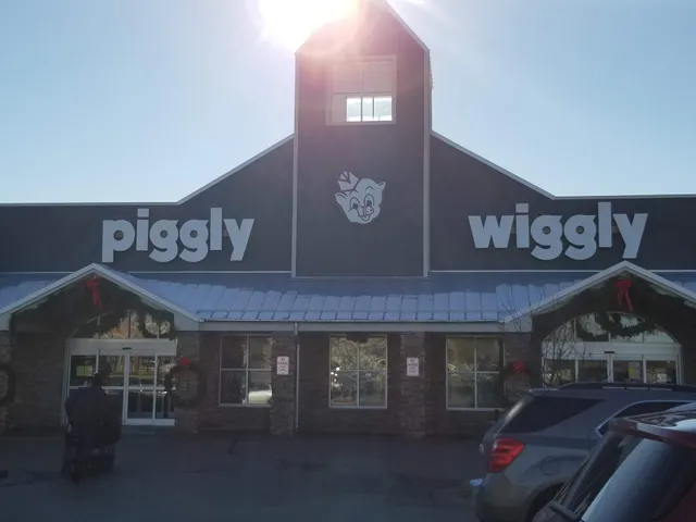 River Centre Shopping Center