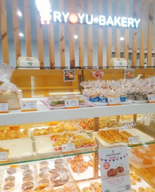 Tiệm bánh mì Ryoyu Bakery
