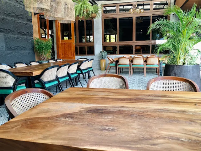 La Granja Café Restaurant