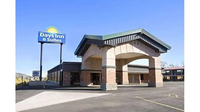 Days Inn & Suites by Wyndham Trinidad