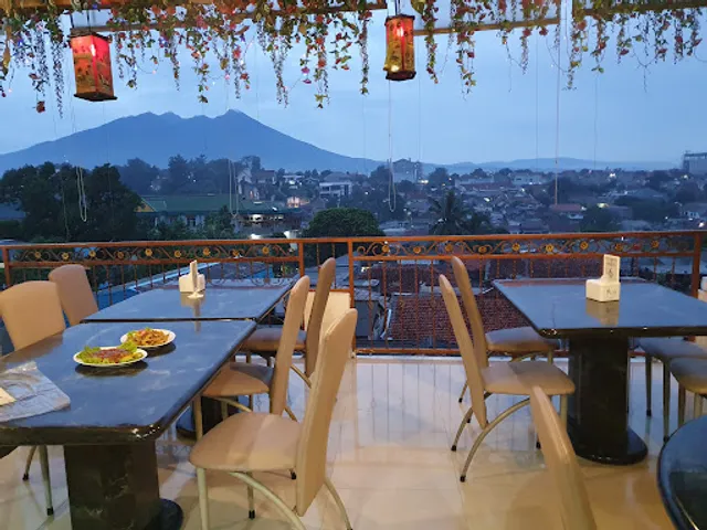 Restaurant Vegetarian Karunia Baru