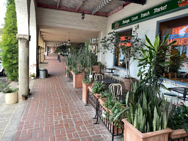 Malaga Cove Ranch Market