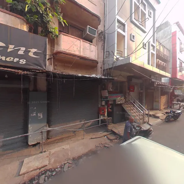 SPOT ON 40843 Hotel Shine Inn