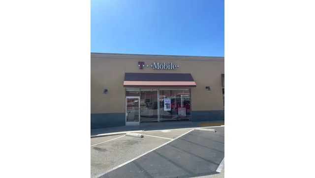 T-Mobile Authorized Retailer