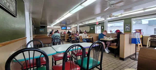 Charles' Cafeteria & Grill