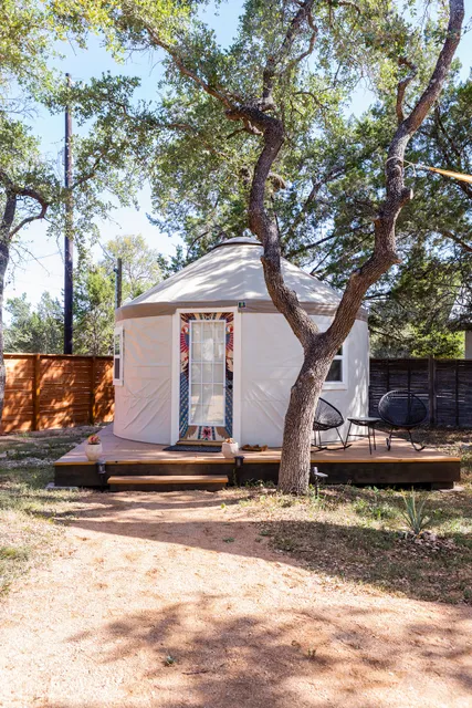 Camposanto ATX Glamping