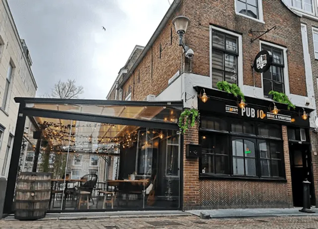 PUB10 Music & Sportsbar