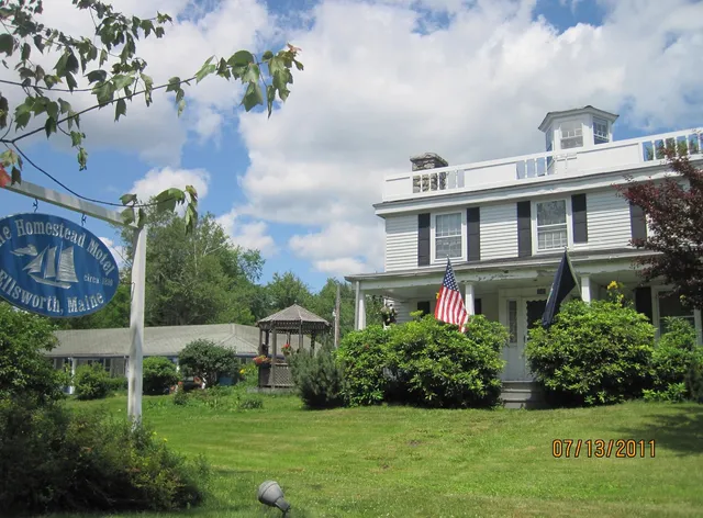 Homestead Motel and Cottages