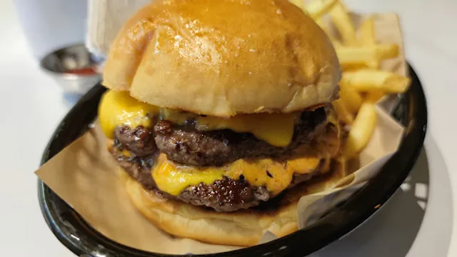 BEAST SMASH - Sliders & Fries