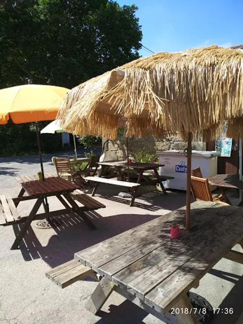 Albergue-Restaurante Casa Cruceiro de Ferreiros