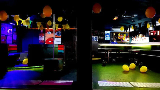 THE WHITE RABBIT - Nightclub