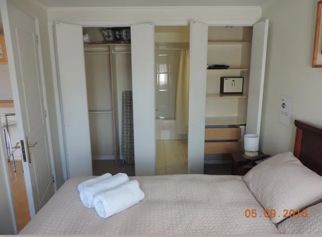 At Home Roger de Flor