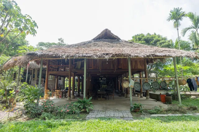 Na Co Lodge homestay