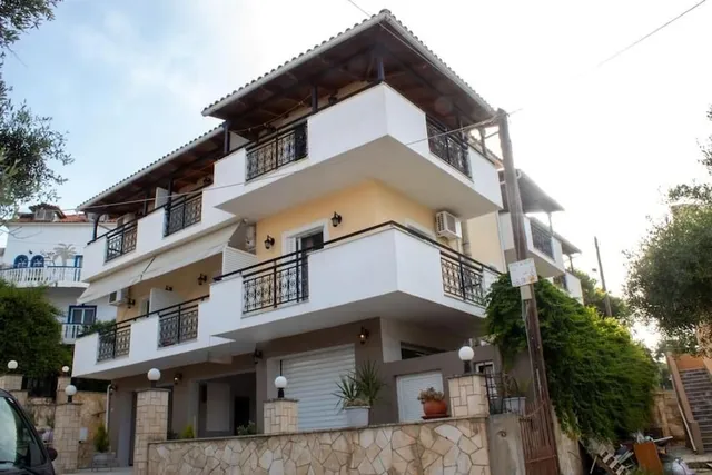 VASO ALIKANAS STUDIOS