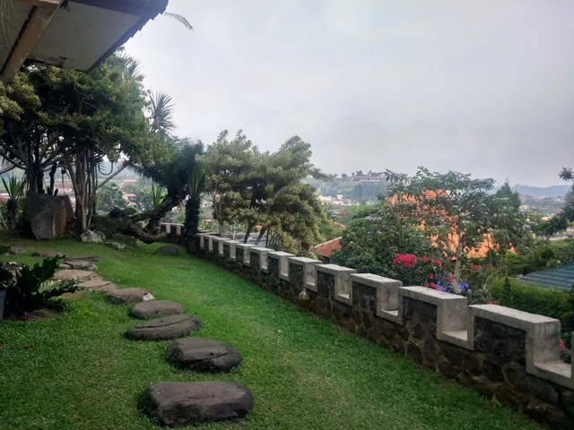 Villa Beverly Hills - Bukit Danau Puncak