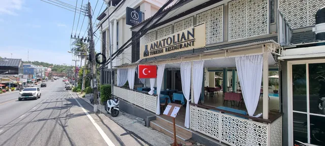 The Cliff Bar , Centara Villas Phuket