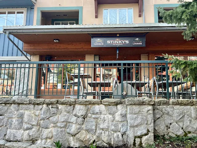 Stinky's On The Stroll