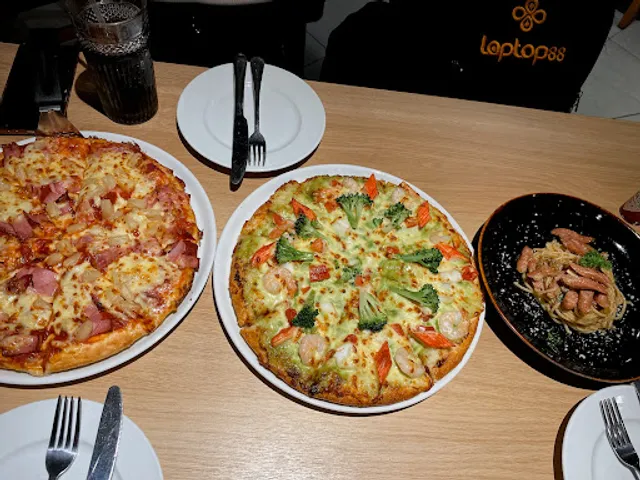 The Pizza Company The Manor