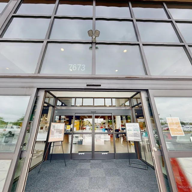 Bob's Discount Furniture and Mattress Store