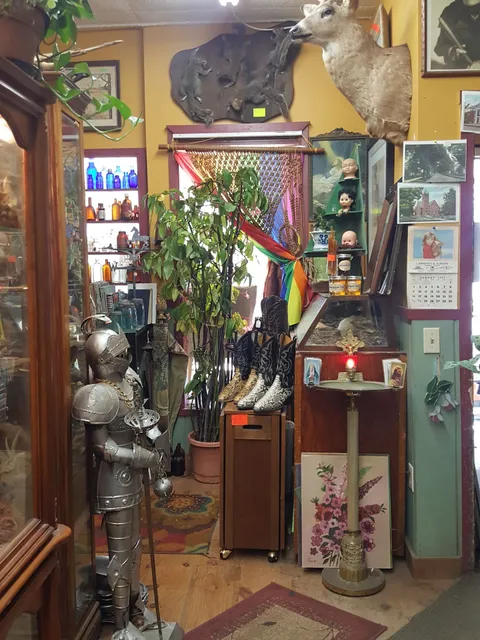 Full Circle Antiques & Collectibles