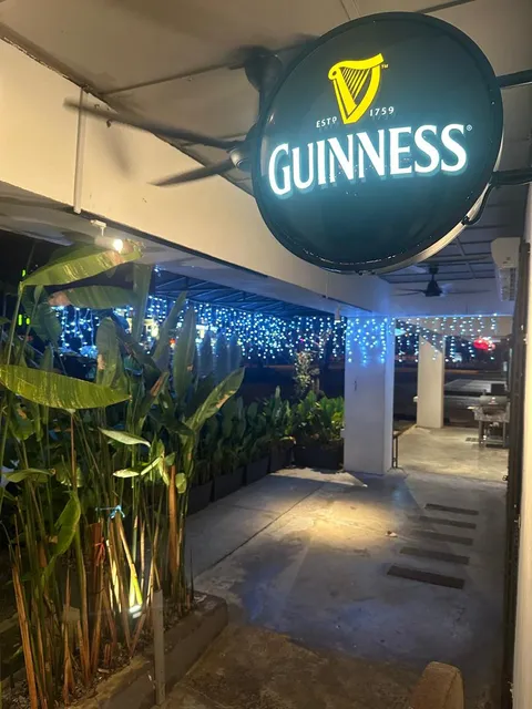 Pom Pom By The Corner