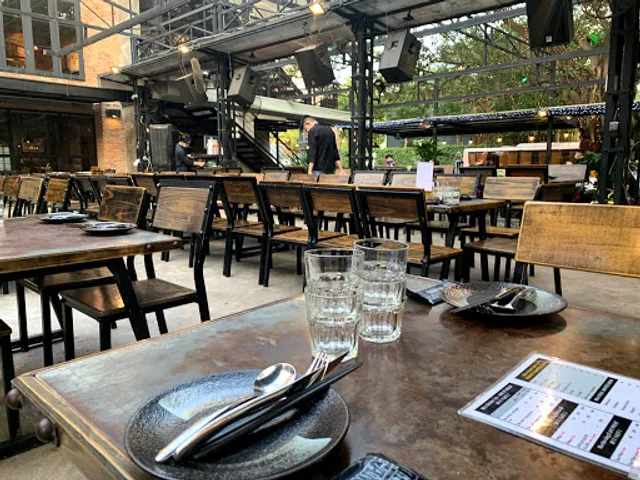 The Gangs Mac Dinh Chi