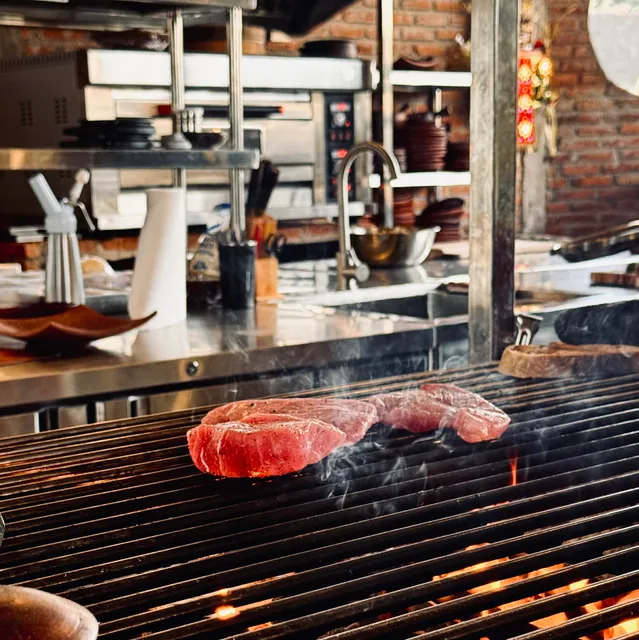 Green Lander Restaurant