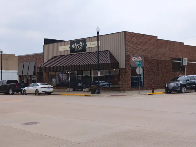 Roots Kitchen and Taphouse