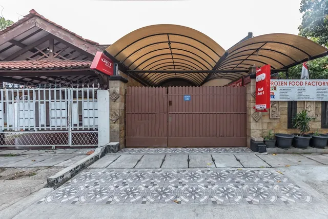 OYO 1082 Kost Arie 1