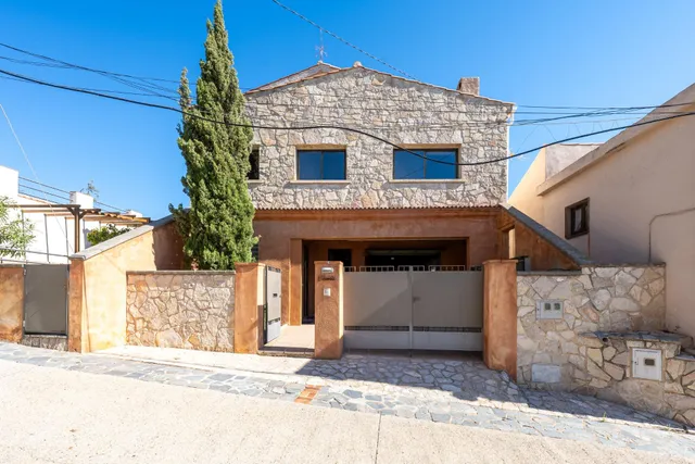 L'Eremita, increíble casa en el Priorat con barbacoa interior