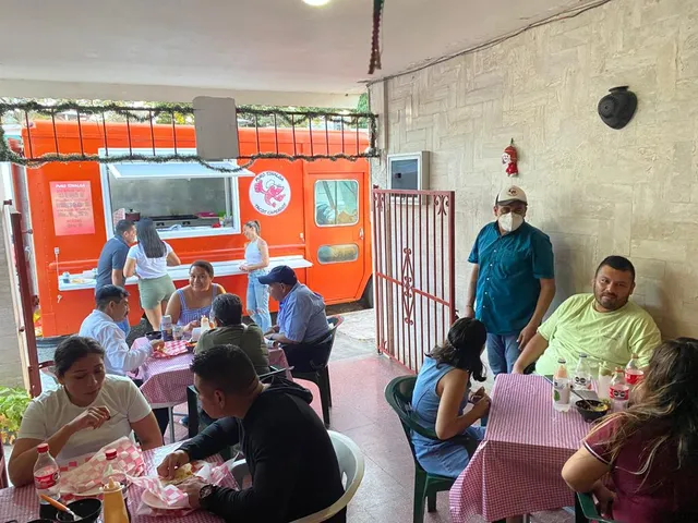 Puro Sinaloa - Tacos Capeados