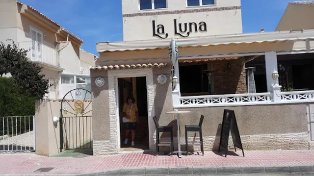 La Luna Restaurante Bar