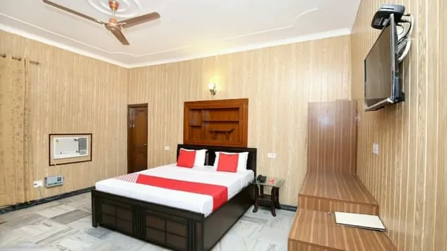 OYO 14030 Cheema Holiday Homes