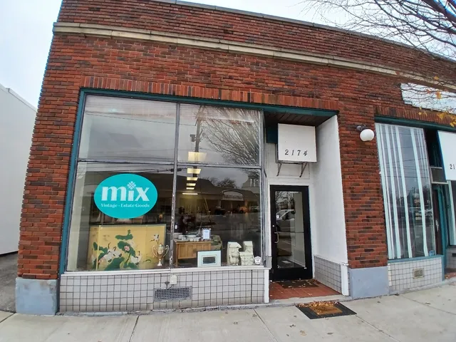 Mix Vintage + Estate Goods