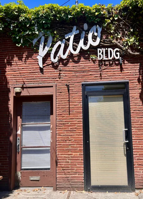 Brothers Cascadia Brewing Evergreen Pub