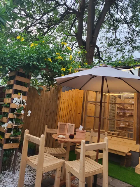 海客欐飾木作咖啡館（最後收客為1900或者甜點被清空喔＾＆＾）獨一無二水泥盆DIY可以開始報名囉詳情請看簡介