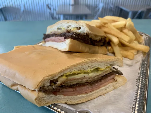 El Cubano Sandwich Shop (Atlantic Blvd)