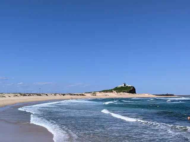 East End Beach Parking Area - Nobbys Beach