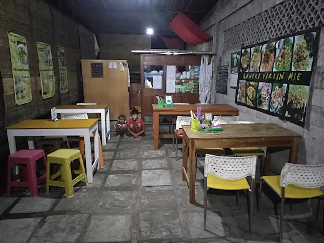 Mie Ayam Kura-kura Kecil (ꦩꦶꦪꦺꦄꦪꦩ꧀ꦏꦸꦫꦏꦸꦫꦏꦼꦕꦶꦭ꧀)