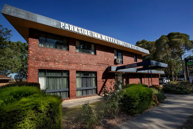 Parkside Inn Motel & Conference Centre