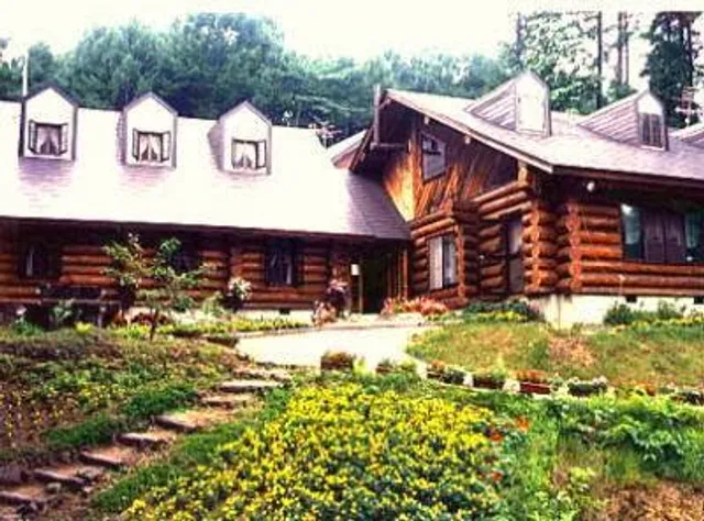 ログハウスペンション ホゥリー