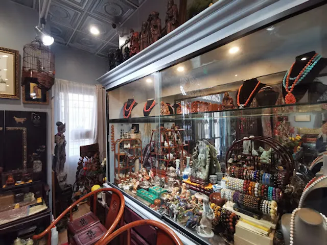 Rongbaozhu Antique & Jewelry 荣宝珠古董珠宝店