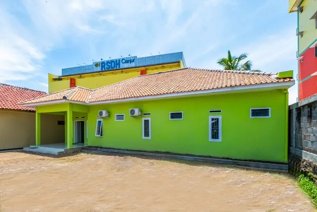 OYO 2859 Fatan Costel Syariah