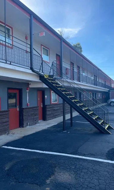 Travelers Rest Motel