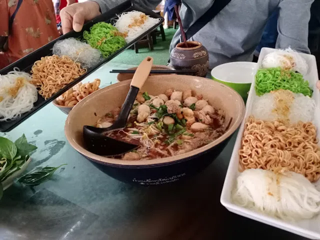 ก๋วยเตี๋ยวโอ่งมังกรราชบุรี