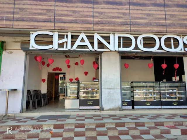 Chandoos Restaurant & Bakery