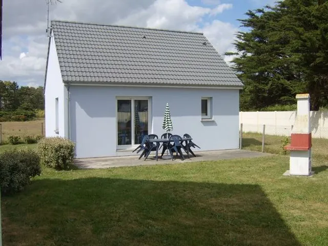 Gîte Bleu avec piscine chauffée et sauna : location saisonnière (Manche)