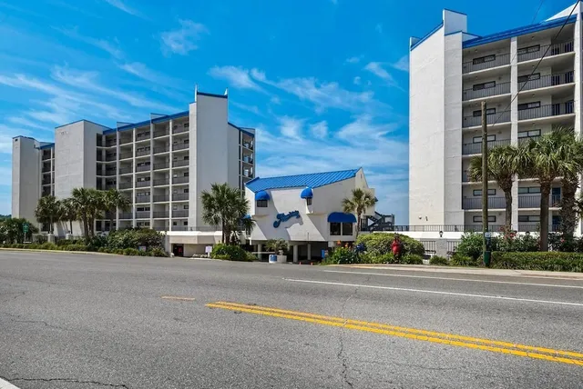 Aquavista Condominiums